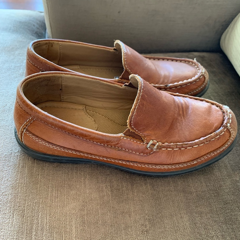 Young boy’s brown leather loafers 13